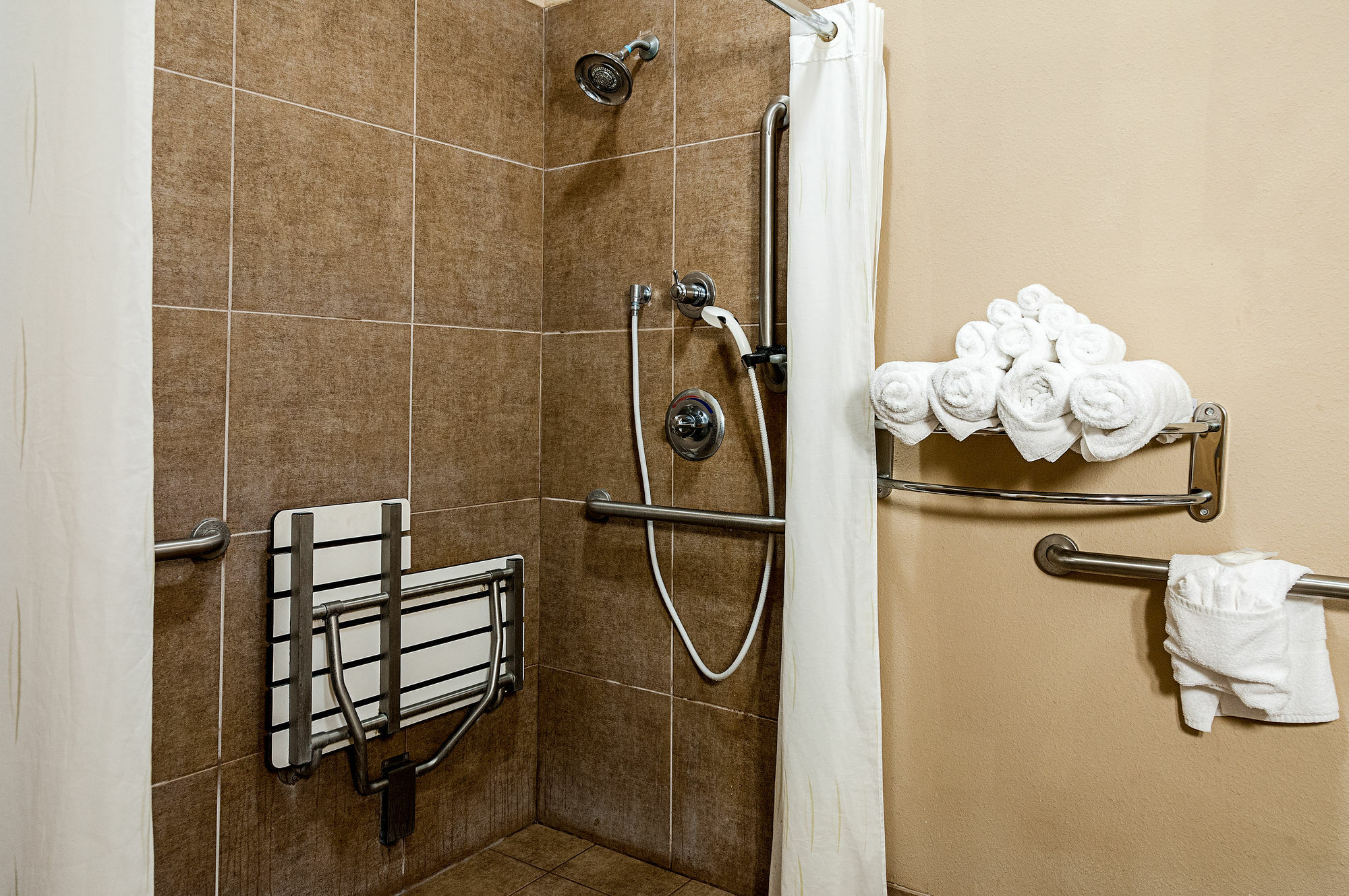 Comfort Oil Center Hotel